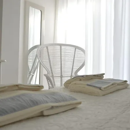 Apartment * Luxury Penthouse * Facing The Sea Wifi + Park *