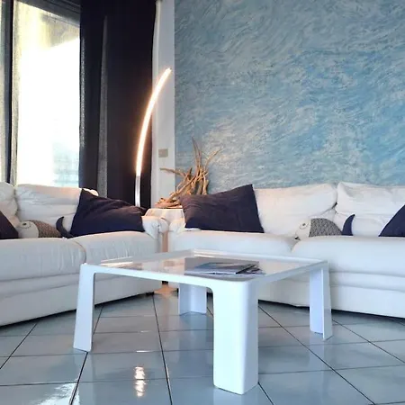 * Luxury Penthouse * Facing The Sea Wifi + Park Apartment