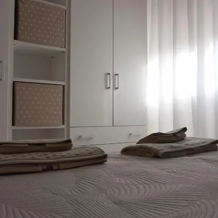 * Luxury Penthouse * Facing The Sea Wifi + Park Appartamento