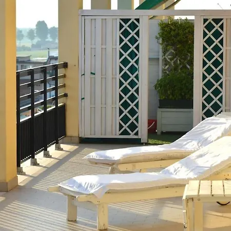 Appartamento * Luxury Penthouse * Facing The Sea Wifi + Park Lido di Jesolo